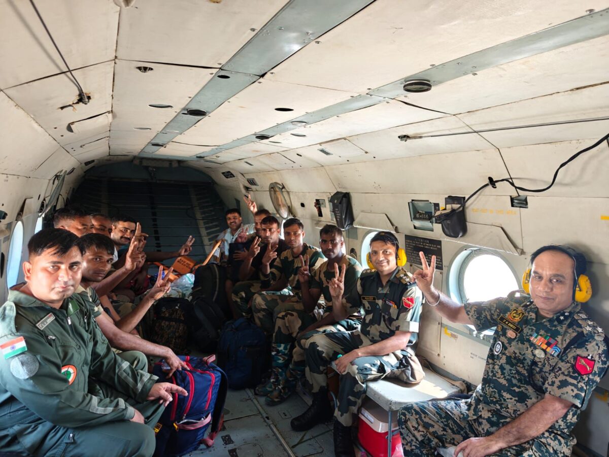 ਸਰਹੱਦਾਂ ਦੀ ਰਾਖੀ ਕਰਨ ਵਾਲੇ ਬੀ.ਐੱਸ.ਐੱਫ਼ ਦੇ ਜਵਾਨ ਹੜ੍ਹਾਂ ਵਿੱਚ ਕੀਮਤੀ ਜਾਨਾਂ ਨੂੰ ਬਚਾਉਣ ਲਈ ਵੀ ਅੱਗੇ ਆਏ