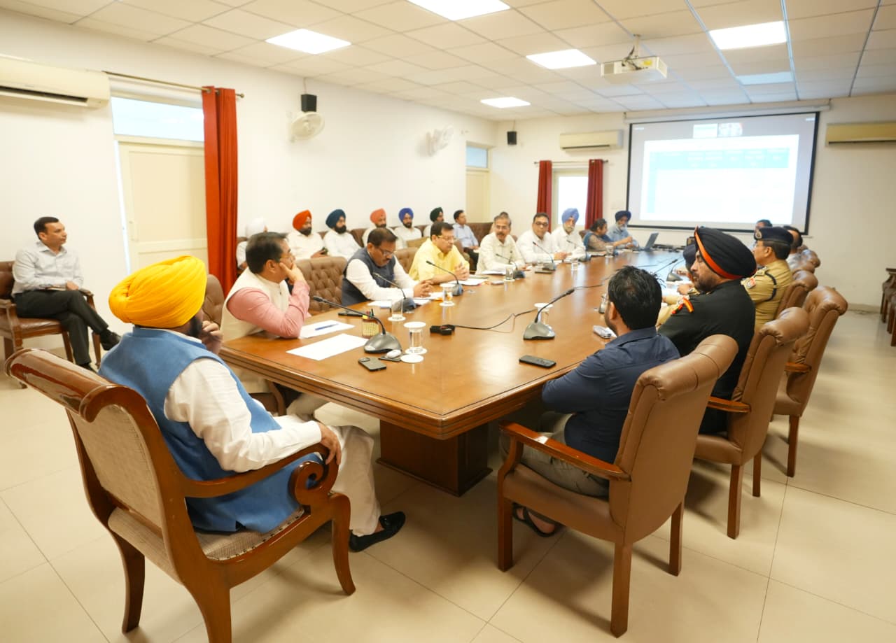 ਮੁੱਖ ਮੰਤਰੀ ਵੱਲੋਂ ਪੰਜਾਬ ਦੇ ਹੜ੍ਹ ਪ੍ਰਭਾਵਿਤ ਇਲਾਕਿਆਂ ਵਿੱਚ ਰਾਹਤ ਤੇ ਬਚਾਅ ਕਾਰਜਾਂ ਦੀ ਨਿਗਰਾਨੀ ਲਈ ਉਚ-ਤਾਕਤੀ ਕਮੇਟੀ ਦਾ ਗਠਨ