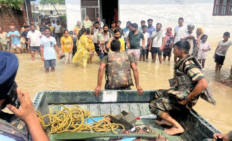 ਹੜ੍ਹਾਂ ਕਾਰਨ ਜ਼ਿਲ੍ਹਾ ਗੁਰਦਾਸਪੁਰ ਦੇ 323 ਪਿੰਡਾਂ ਦੇ 26000 ਤੋਂ ਵੱਧ ਲੋਕ ਪ੍ਰਭਾਵਿਤ ਹੋਏ