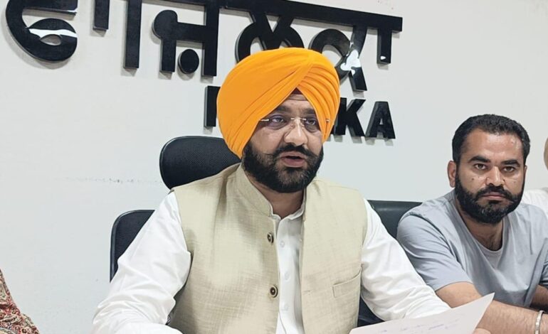 ਰਾਹਤ ਸਮੱਗਰੀ ਤੋਂ ਲੈ ਕੇ ਸਿਹਤ ਸੇਵਾਵਾਂ ਤੱਕ-ਹਰ ਪਲ ਹੜ੍ਹ ਪੀੜਤਾਂ ਦੇ ਨਾਲ ਖੜ੍ਹੀ ਮਾਨ ਸਰਕਾਰ