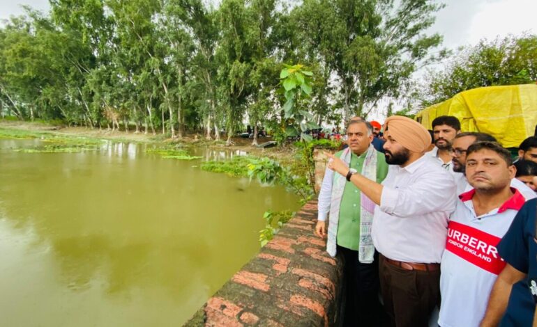 ਭਾਜਪਾ ਦੇ ਆਲ ਇੰਡੀਆ ਜਨਰਲ ਸਕੱਤਰ ਤਰੁਣ ਚੁੱਘ ਵੱਲੋਂ ਦੀਨਾਨਗਰ ਹੜ ਪ੍ਰਭਾਵਿਤ ਇਲਾਕਿਆਂ ਦਾ ਦੌਰਾ