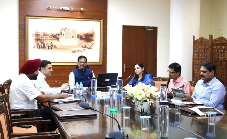 ਮੁੱਖ ਸਕੱਤਰ ਵੱਲੋਂ ਡਿਪਟੀ ਕਮਿਸ਼ਨਰਾਂ ਅਤੇ ਨਗਰ ਨਿਗਮ ਕਮਿਸ਼ਨਰਾਂ ਨੂੰ ਅਗਾਮੀ ਜਨਗਣਨਾ ਲਈ ਸੁਚਾਰੂ ਤਿਆਰੀਆਂ ਯਕੀਨੀ ਬਣਾਉਣ ਦੇ ਨਿਰਦੇਸ਼