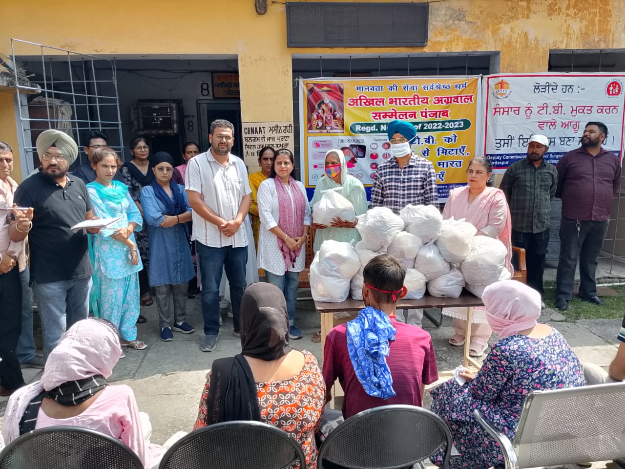 ਟੀ.ਬੀ. ਮਰੀਜ਼ਾਂ ਲਈ ਰਾਸ਼ਨ ਵੰਡ: ਅਖਿਲ ਭਾਰਤੀ ਅਗਰਵਾਲ ਸੰਮੇਲਨ ਦੀ ਪਹਿਲ