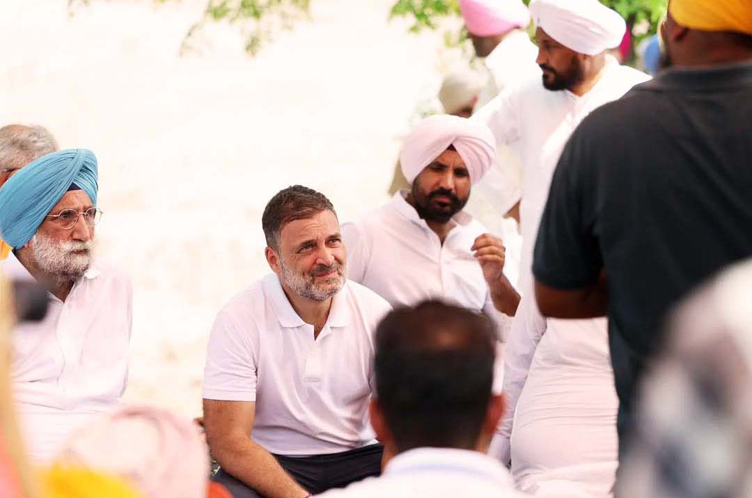 ਰਾਹੁਲ ਗਾਂਧੀ ਨੇ ਗੁਰਦਾਸਪੁਰ ਅਤੇ ਅੰਮ੍ਰਿਤਸਰ ਦੇ ਹੜ੍ਹ ਪ੍ਰਭਾਵਿਤ ਇਲਾਕਿਆਂ ਦਾ ਦੌਰਾ ਕੀਤਾ