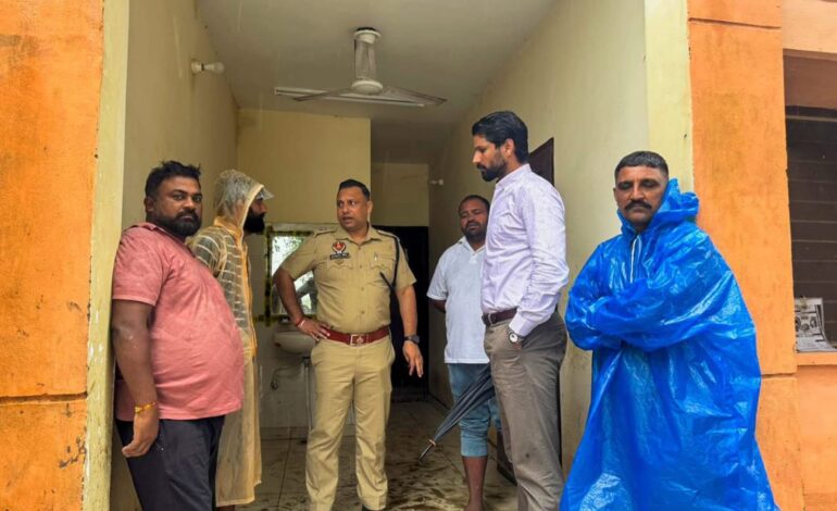 ਗੁਰਦਾਸਪੁਰ ਜ਼ਿਲ੍ਹੇ ਅੰਦਰ ਹੜ੍ਹਾਂ ਪ੍ਰਭਾਵਿਤ ਲੋਕਾਂ ਲਈ ਦਿਨ-ਰਾਤ ਮਿਹਨਤ ਕਰ ਰਹੇ ਭਾਰਤੀ ਹਾਕੀ ਟੀਮ ਦੇ ਤਿੰਨ ਸਟਾਰ ਖਿਡਾਰੀ