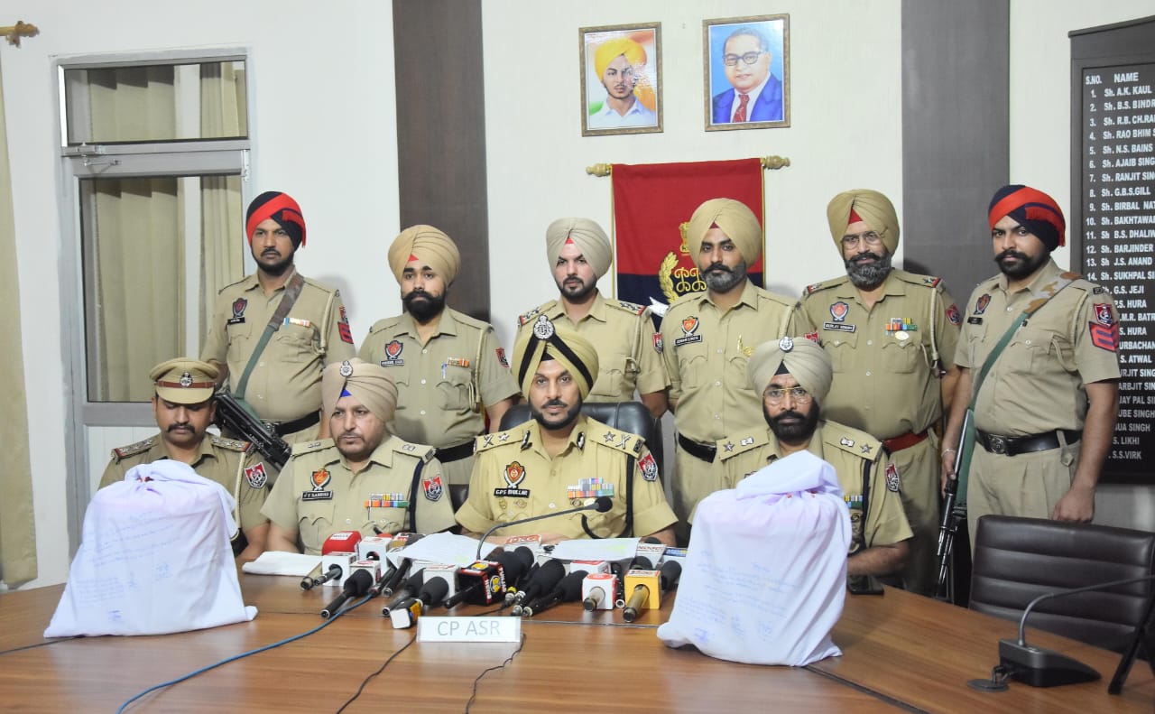 ਨਸ਼ਾ ਤਸਕਰ ਸੋਨੀ ਸਮੇਤ ਪੰਜ ਵਿਅਕਤੀ 8.1 ਕਿਲੋ ਹੈਰੋਇਨ ਨਾਲ ਗ੍ਰਿਫ਼ਤਾਰ