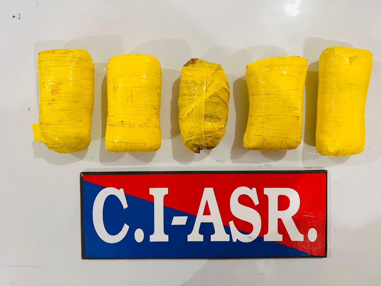 ਅੰਮ੍ਰਿਤਸਰ ਵਿਖੇ ਸਰਹੱਦ ਪਾਰੋਂ ਚਲ ਰਹੇ ਨਸ਼ਾ ਤਸਕਰੀ ਦੇ ਨੈੱਟਵਰਕ ਦਾ ਪਰਦਾਫਾਸ਼; 5 ਕਿਲੋ ਹੈਰੋਇਨ ਸਮੇਤ ਇੱਕ ਗ੍ਰਿਫ਼ਤਾਰ