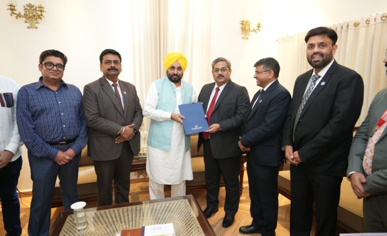 ਯੂਨੀਅਨ ਬੈਂਕ ਆਫ਼ ਇੰਡੀਆ ਨੇ ਮੁੱਖ ਮੰਤਰੀ ਦੇ ਮਿਸ਼ਨ ਚੜ੍ਹਦੀ ਕਲਾ ਤਹਿਤ ਹੜ੍ਹ ਪੀੜਤਾਂ ਲਈ ਦੋ ਕਰੋੜ ਦਾ ਯੋਗਦਾਨ ਦਿੱਤਾ