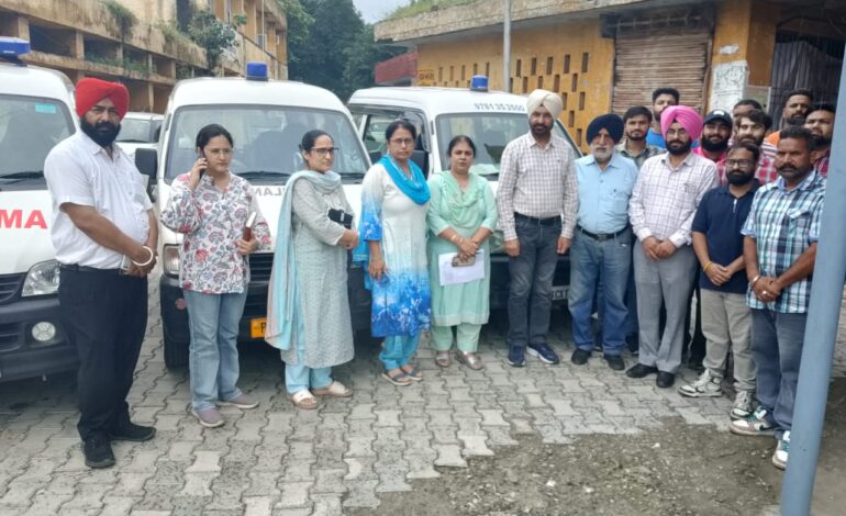 ਇੰਡੀਅਨ ਮੈਡੀਕਲ ਐਸੋਸੀਏਸ਼ਨ ਨੇ ਜ਼ਿਲ੍ਹਾ ਗੁਰਦਾਸਪੁਰ ਦੇ ਹੜ੍ਹ ਪ੍ਰਭਾਵਿਤ ਖੇਤਰਾਂ ਲਈ ਤਿੰਨ ਐਂਬੂਲੈਂਸ ਗੱਡੀਆਂ ਦਿੱਤੀਆਂ