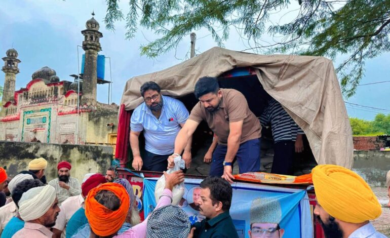 ਮਲੇਰਕੋਟਲਾ ਦੇ ਵਿਧਾਇਕ ਜਮੀਲ ਉਰ ਰਹਿਮਾਨ ਨੇ ਜ਼ਿਲ੍ਹਾ ਗੁਰਦਾਸਪੁਰ ਦੇ ਹੜ੍ਹ ਪੀੜ੍ਹਤਾਂ ਲਈ ਰਾਹਤ ਸਮਗਰੀ ਦਾ ਟਰੱਕ ਭੇਜਿਆ