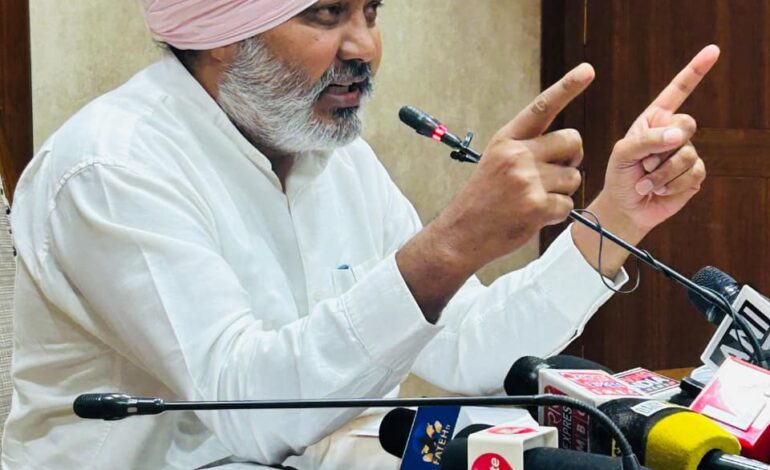 ਵਿੱਤ ਮੰਤਰੀ ਚੀਮਾ ਵੱਲੋਂ ਹੜ੍ਹ ਪ੍ਰਭਾਵਿਤ ਪੰਜਾਬ ਦੀ ਅਣਦੇਖੀ ਲਈ ਪ੍ਰਧਾਨ ਮੰਤਰੀ ਦੀ ਆਲੋਚਨਾ, ਭਾਜਪਾ ਦੀ ਉਦਾਸੀਨਤਾ ਨੂੰ ਉਜਾਗਰ ਕੀਤਾ