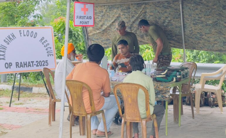 ਭਾਰਤੀ ਫ਼ੌਜ ਵੱਲੋਂ ਗੁਰਦਾਸਪੁਰ ਦੇ ਹੜ੍ਹ ਪ੍ਰਭਾਵਿਤ ਖੇਤਰਾਂ ਵਿੱਚ ਮੁਫ਼ਤ ਮੈਡੀਕਲ ਕੈਂਪ ਅਤੇ ਰਾਹਤ ਕਾਰਜ ਜਾਰੀ