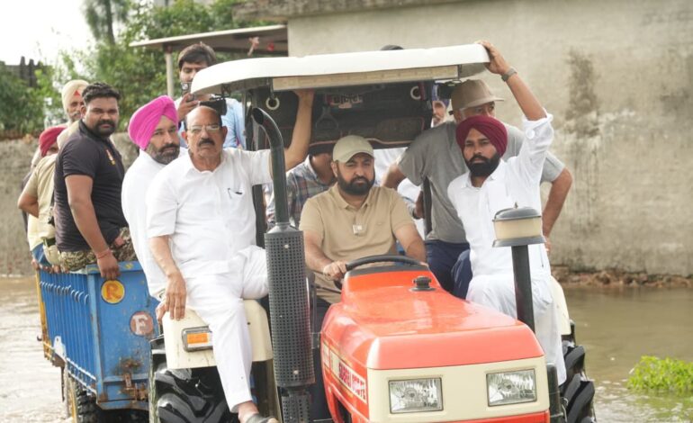 ਹੜ੍ਹਾਂ ਤੋਂ ਪ੍ਰਭਾਵਿਤ 15688 ਵਿਅਕਤੀਆਂ ਨੂੰ ਸੁਰੱਖਿਅਤ ਥਾਵਾਂ ‘ਤੇ ਪਹੁੰਚਾਇਆ, 7144 ਵਿਅਕਤੀ ਰਾਹਤ ਕੈਂਪਾਂ ‘ਚ ਠਹਿਰਾਏ: ਹਰਦੀਪ ਸਿੰਘ ਮੁੰਡੀਆਂ