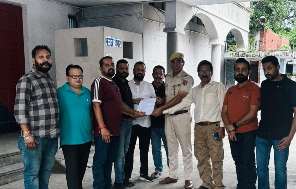 ਅਣਪਛਾਤੇ ਪਰਵਾਸੀਆਂ ਦੀ ਵੈਰੀਫਿਕੇਸ਼ਨ ਲਈ ਪੰਜਾਬੀ ਹਿੰਦੂ ਗਰੁੱਪ ਤੇ ਸਨਾਤਨ ਸੇਵਾ ਦਲ ਵਲੋਂ ਰਾਜ ਪੱਧਰੀ ਮੁਹਿੰਮ