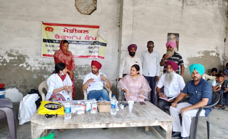 ਗੁਰਦਾਸਪੁਰ ਸਿਵਲ ਸਰਜਨ ਵੱਲੋਂ ਹੜ੍ਹ ਪ੍ਰਭਾਵਿਤ ਖੇਤਰਾਂ ਦਾ ਦੌਰਾ, ਸਿਹਤ ਪ੍ਰਬੰਧਾਂ ਦੀ ਸਮੀਖਿਆ