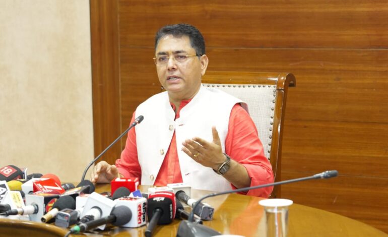 ਪ੍ਰਧਾਨ ਮੰਤਰੀ ਦੇ ਦੌਰੇ ਤੋਂ ਪਹਿਲਾਂ ਅਮਨ ਅਰੋੜਾ ਵੱਲੋਂ ਕੇਂਦਰ ਤੋਂ 20,000 ਕਰੋੜ ਰੁਪਏ ਦੇ ਰਾਹਤ ਪੈਕੇਜ ਦੀ ਮੰਗ, ਹੜ੍ਹਾਂ ਮੌਕੇ ਪੰਜਾਬ ਨੂੰ ਸੈਰ-ਸਪਾਟੇ ਵਜੋਂ ਵਰਤਣ ਲਈ ਭਾਜਪਾ ਲੀਡਰਸ਼ਿਪ ਨੂੰ ਘੇਰਿਆ