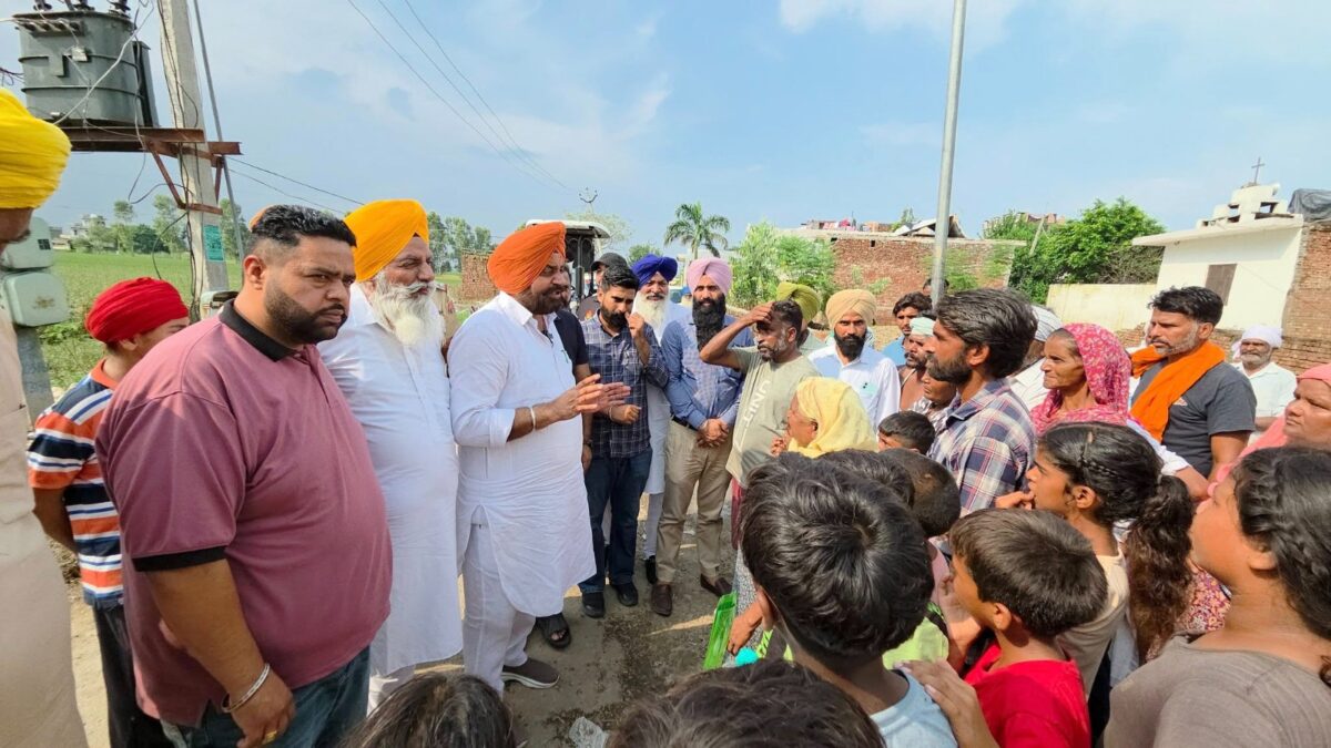 ਪੰਜਾਬ ਸਰਕਾਰ ਹੜ੍ਹ ਪੀੜਤਾਂ ਦੇ ਮੁੜ ਵਸੇਬੇ ਲਈ ਰਾਹਤ ਕਾਰਜਾਂ ਵਿੱਚ ਪੂਰੀ ਤਾਕਤ ਨਾਲ ਜੁੱਟੀ – ਵਿਧਾਇਕ ਰੰਧਾਵਾ