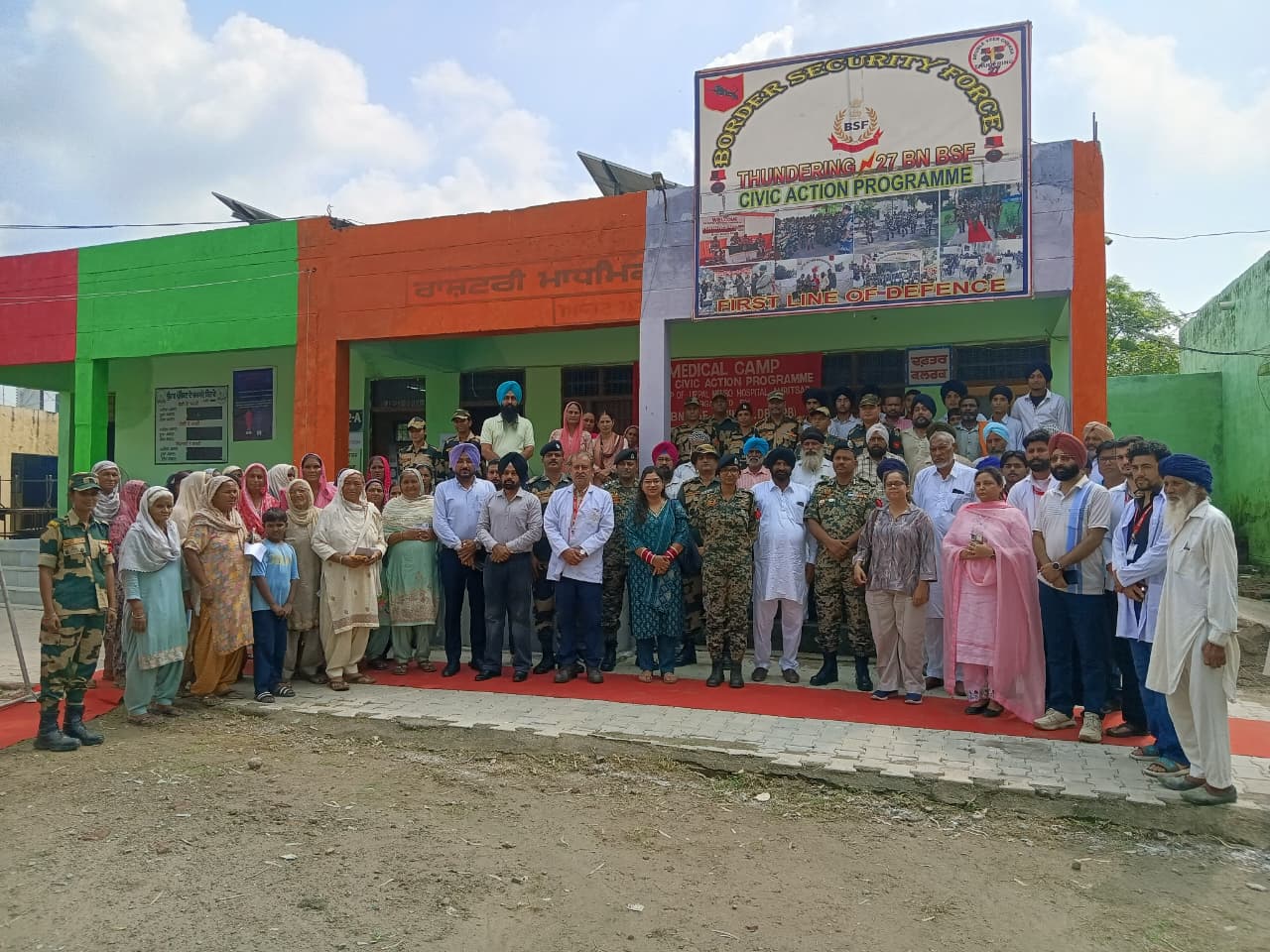 ਬੀ.ਐੱਸ.ਐੱਫ਼. ਵੱਲੋਂ ਜ਼ਿਲ੍ਹਾ ਪ੍ਰਸ਼ਾਸਨ ਦੇ ਸਹਿਯੋਗ ਨਾਲ ਹੜ੍ਹ ਪ੍ਰਭਾਵਿਤ ਖੇਤਰਾਂ ਵਿੱਚ ਮੈਡੀਕਲ ਕੈਂਪ ਲਗਾਉਣ ਦਾ ਸਿਲਸਲਾ ਜਾਰੀ