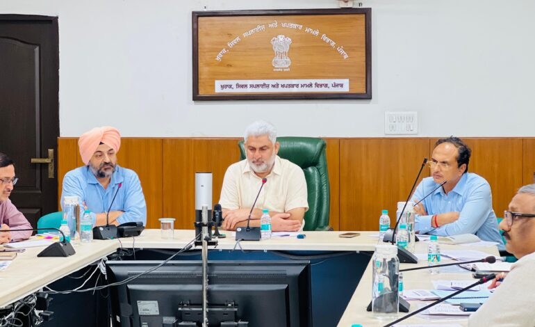 ਹੜ੍ਹ ਪ੍ਰਭਾਵਿਤ ਇਲਾਕਿਆਂ ਦੀਆਂ ਮੰਡੀਆਂ ਵਿੱਚ ਲੋੜੀਂਦੀਆਂ ਮੈਡੀਕਲ ਅਤੇ ਸਫਾਈ ਸਹੂਲਤਾਂ ਯਕੀਨੀ ਬਣਾਈਆਂ ਜਾਣ: ਲਾਲ ਚੰਦ ਕਟਾਰੂਚੱਕ