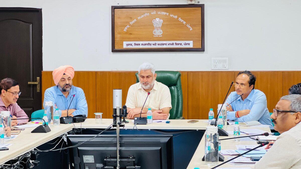 ਹੜ੍ਹ ਪ੍ਰਭਾਵਿਤ ਇਲਾਕਿਆਂ ਦੀਆਂ ਮੰਡੀਆਂ ਵਿੱਚ ਲੋੜੀਂਦੀਆਂ ਮੈਡੀਕਲ ਅਤੇ ਸਫਾਈ ਸਹੂਲਤਾਂ ਯਕੀਨੀ ਬਣਾਈਆਂ ਜਾਣ: ਲਾਲ ਚੰਦ ਕਟਾਰੂਚੱਕ