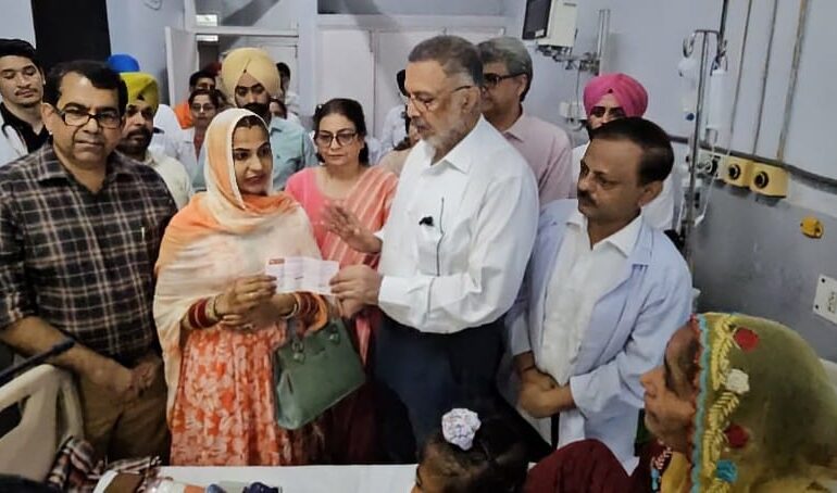 ਹੜ੍ਹ ਰਾਹਤ ਯਤਨਾਂ ਵਜੋਂ ਪੰਜਾਬ ਸਰਕਾਰ ਵੱਲੋਂ ਡਾਕਟਰੀ ਸਹਾਇਤਾ ਅਤੇ ਬੁਨਿਆਦੀ ਢਾਂਚੇ ਦੀ ਬਹਾਲੀ ‘ਤੇ ਜੋਰ