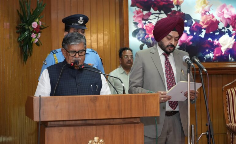 ਪੰਜਾਬ ਦੇ ਰਾਜਪਾਲ ਨੇ ਪੀਪੀਐਸਸੀ ਦੇ ਦੋ ਅਧਿਕਾਰਤ ਮੈਂਬਰਾਂ ਨੂੰ ਸਹੁੰ ਚੁਕਾਈ
