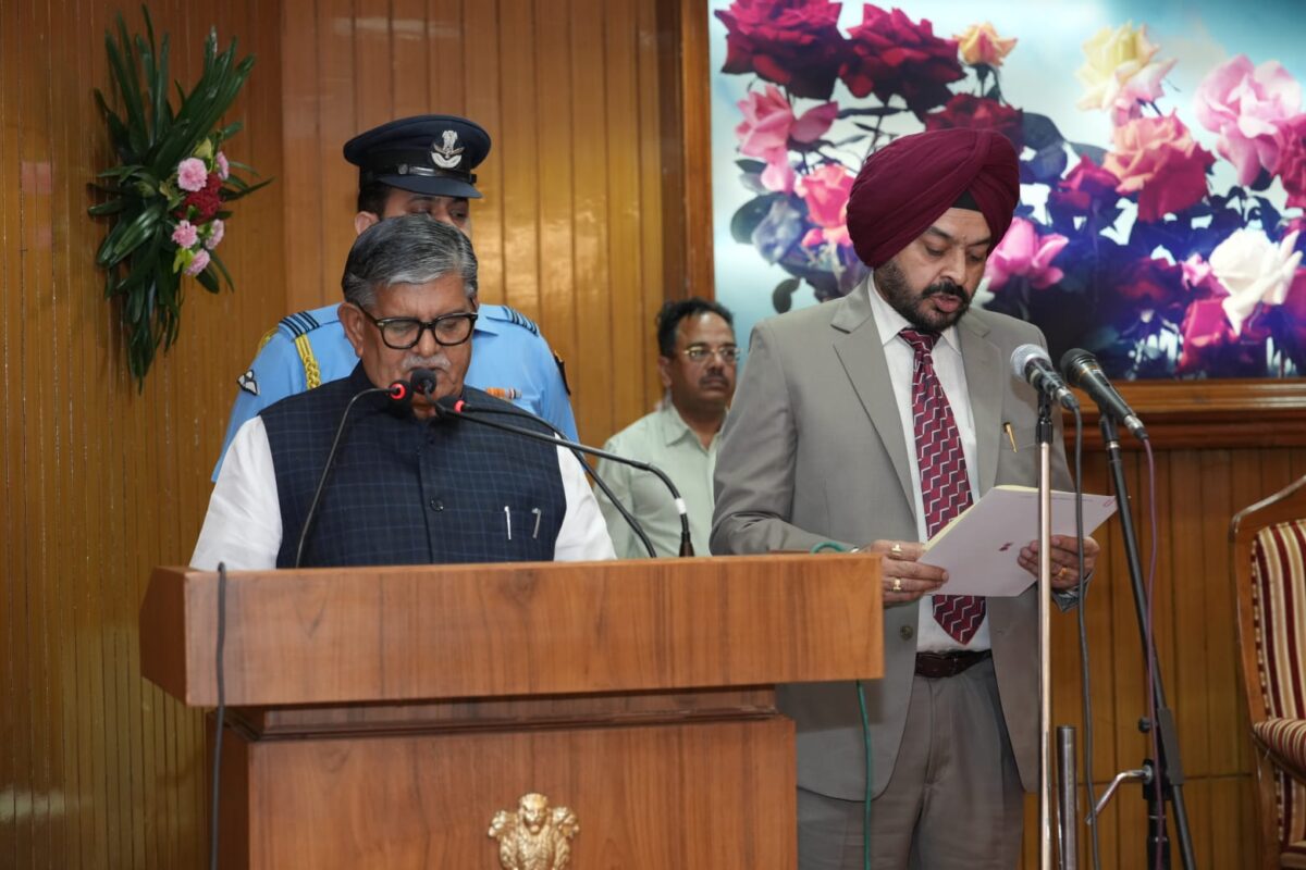 ਪੰਜਾਬ ਦੇ ਰਾਜਪਾਲ ਨੇ ਪੀਪੀਐਸਸੀ ਦੇ ਦੋ ਅਧਿਕਾਰਤ ਮੈਂਬਰਾਂ ਨੂੰ ਸਹੁੰ ਚੁਕਾਈ