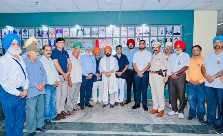 ਆਜ਼ਾਦੀ ਘੁਲਾਟੀਆਂ ਦੀ ਯਾਦਗਾਰ ਵਜੋਂ ਵਿਸ਼ੇਸ਼ ਸਨਮਾਨ ਦਿਵਾਰ ਤਿਆਰ ਕੀਤੀ