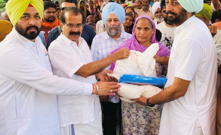 ਕੇਂਦਰੀ ਡੇਅਰੀ,ਪਸ਼ੂ ਪਾਲਣ ਅਤੇ ਮੱਛੀ ਪਾਲਣ ਰਾਜ ਮੰਤਰੀ ਜਾਰਜ ਕੁਰੀਅਨ ਵੱਲੋਂ ਹੜ੍ਹ ਕਾਰਨ ਪ੍ਰਭਾਵਿਤ ਡੇਰਾ ਬਾਬਾ ਨਾਨਕ ਹਲਕੇ ਦਾ ਦੌਰਾ ਕੀਤਾ ਗਿਆ