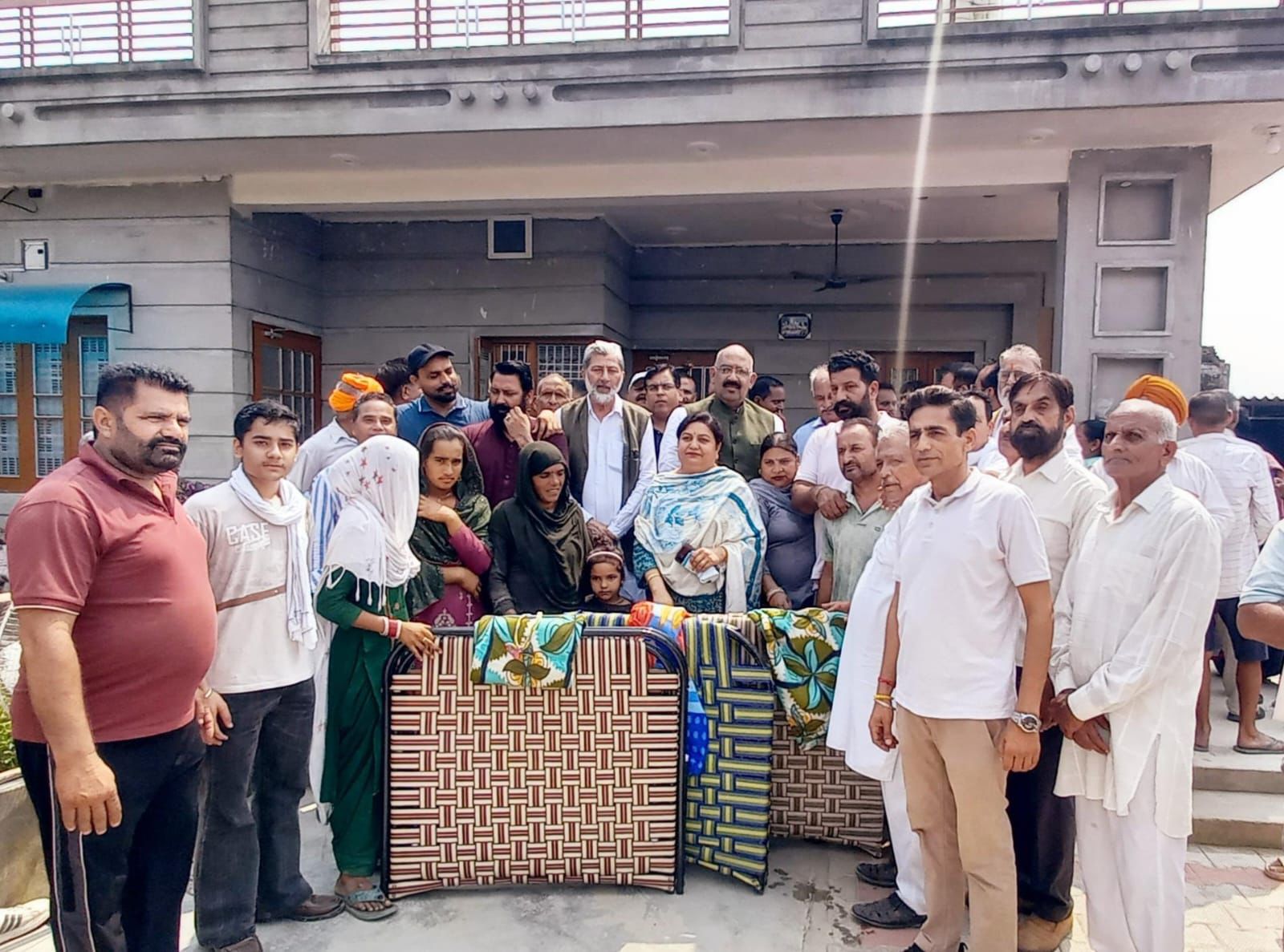 ਪਿੰਡ ਅਦਾਲਤਗੜ੍ਹ ਵਿੱਚ ਹੜ੍ਹਾਂ ਕਾਰਨ ਵੱਡਾ ਨੁਕਸਾਨ, ਭਾਜਪਾ ਵਿਧਾਇਕ ਅਸ਼ਵਨੀ ਸ਼ਰਮਾ ਨੇ ਕੀਤਾ ਦੌਰਾ,