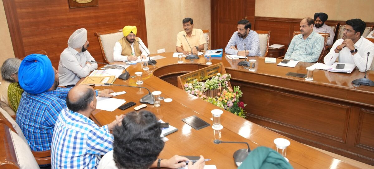 ਹੜ੍ਹਾਂ ਕਾਰਨ ਪੰਜਾਬ ਵਿੱਚ 4658 ਕਿਲੋਮੀਟਰ ਸੜਕਾਂ ਅਤੇ 68 ਪੁੱਲਾਂ ਦਾ ਹੋਇਆ ਨੁਕਸਾਨ: ਹਰਭਜਨ ਸਿੰਘ ਈ.ਟੀ.ਓ.