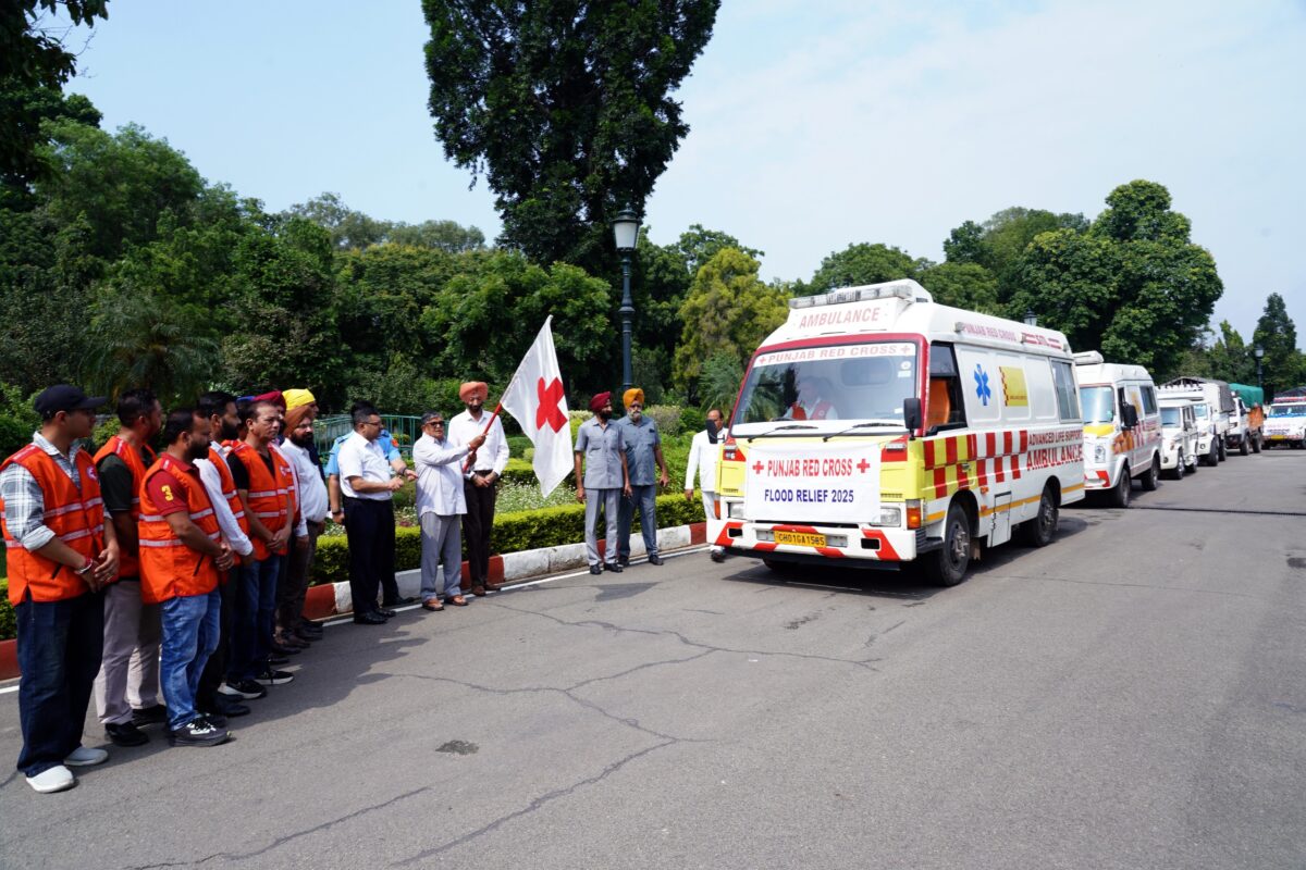 ਪੰਜਾਬ ਦੇ ਰਾਜਪਾਲ ਵਲੋਂ ਹੜ੍ਹ ਪ੍ਰਭਾਵਿਤ ਜ਼ਿਲ੍ਹਿਆਂ ਲਈ 50 ਫੌਗਿੰਗ ਮਸ਼ੀਨਾਂ ਨੂੰ ਹਰੀ ਝੰਡੀ