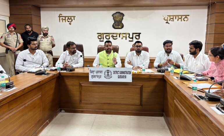 ਪੰਜਾਬ ਰਾਜ ਘੱਟ ਗਿਣਤੀਆਂ ਕਮਿਸ਼ਨ ਦੇ ਚੇਅਰਮੈਨ ਜਤਿੰਦਰ ਮਸੀਹ ਗੌਰਵ ਨੇ ਘੱਟ ਗਿਣਤੀ ਨਾਲ ਸਬੰਧਿਤ ਭਾਈਚਾਰੇ ਦੀਆਂ ਮੁਸ਼ਕਲਾਂ ਦੇ ਹੱਲ ਲਈ ਅਧਿਕਾਰੀਆਂ ਨਾਲ ਮੀਟਿੰਗ ਕੀਤੀ