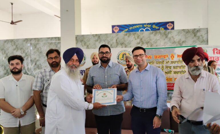  ਡਿਪਟੀ ਕਮਿਸ਼ਨਰ ਦਲਵਿੰਦਰਜੀਤ ਸਿੰਘ ਹਾਟ-ਸਪਾਟ ਪਿੰਡ ਮਸਾਣੀਆਂ ਪਹੁੰਚੇ