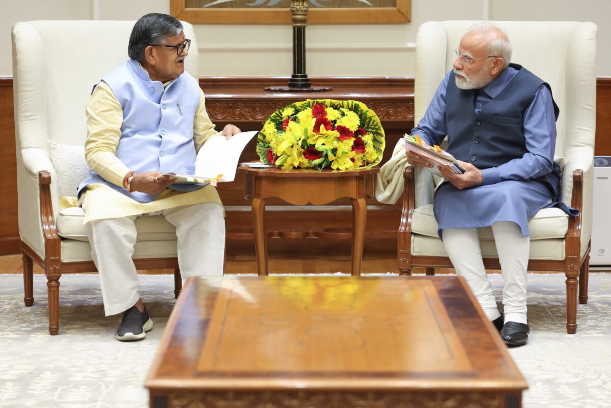 ਪੰਜਾਬ ਦੇ ਰਾਜਪਾਲ ਅਤੇ ਯੂਟੀ ਚੰਡੀਗੜ੍ਹ ਦੇ ਪ੍ਰਸ਼ਾਸਕ ਸ਼੍ਰੀ ਗੁਲਾਬ ਚੰਦ ਕਟਾਰੀਆ ਨੇ ਪ੍ਰਧਾਨ ਮੰਤਰੀ ਸ਼੍ਰੀ ਨਰਿੰਦਰ ਮੋਦੀ ਨਾਲ ਕੀਤੀ ਮੁਲਾਕਾਤ ; ਹੜ੍ਹ ਰਾਹਤ, ਵਿਕਾਸ ਅਤੇ ਪੰਜਾਬ ਅਤੇ ਚੰਡੀਗੜ੍ਹ ਨਾਲ ਸਬੰਧਤ ਅਹਿਮ ਮੁੱਦਿਆਂ `ਤੇ ਕੀਤੀ ਚਰਚਾ