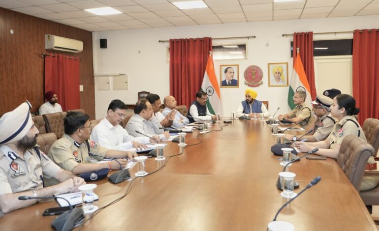 ਪੰਜਾਬ ਦੇ ਅਮਨ ਤੇ ਤਰੱਕੀ ਦੀਆਂ ਵਿਰੋਧੀ ਤਾਕਤਾਂ ਨਾਲ ਬਿਲਕੁੱਲ ਲਿਹਾਜ਼ ਨਾ ਵਰਤਣ ਦੀ ਨੀਤੀ ਅਪਣਾਓ: ਮੁੱਖ ਮੰਤਰੀ ਦੇ ਸੀ.ਪੀਜ਼ ਤੇ ਐਸ.ਐਸ.ਪੀਜ਼ ਨੂੰ ਨਿਰਦੇਸ਼