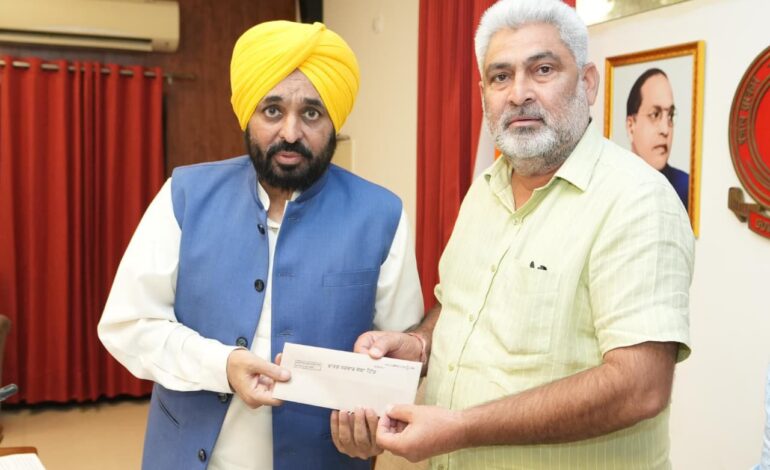 ਖੁਰਾਕ, ਸਿਵਲ ਸਪਲਾਈ ਅਤੇ ਖਪਤਕਾਰ ਮਾਮਲੇ ਵਿਭਾਗ ਹੜ੍ਹ ਪ੍ਰਭਾਵਿਤ ਲੋਕਾਂ ਲਈ ਮੁੱਖ ਮੰਤਰੀ ਰਾਹਤ ਫੰਡ ‘ਚ 41 ਲੱਖ ਰੁਪਏ ਦਾ ਯੋਗਦਾਨ ਪਾਏਗਾ