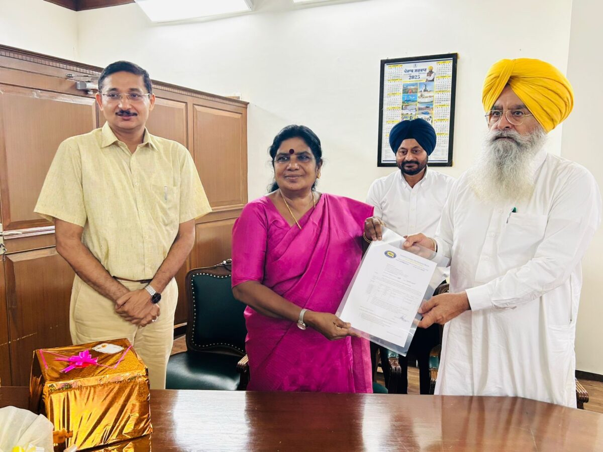 ਡੇਅਰੀ ਕਿੱਤੇ ਨੂੰ ਉਤਸ਼ਾਹਿਤ ਕਰਨ ਵੱਲ ਪੁਲਾਂਘ: ਪੰਜਾਬ ਵੱਧ ਪੈਦਾਵਾਰ ਵਾਲੀਆਂ ਐਚ.ਐਫ. ਤੇ ਮੁਰ੍ਹਾ ਨਸਲਾਂ ਦੇ ਸੀਮਨ ਬਦਲੇ ਕੇਰਲਾ ਨੂੰ ਸਾਹੀਵਾਲ ਸਾਨ੍ਹ ਸਪਲਾਈ ਕਰੇਗਾ