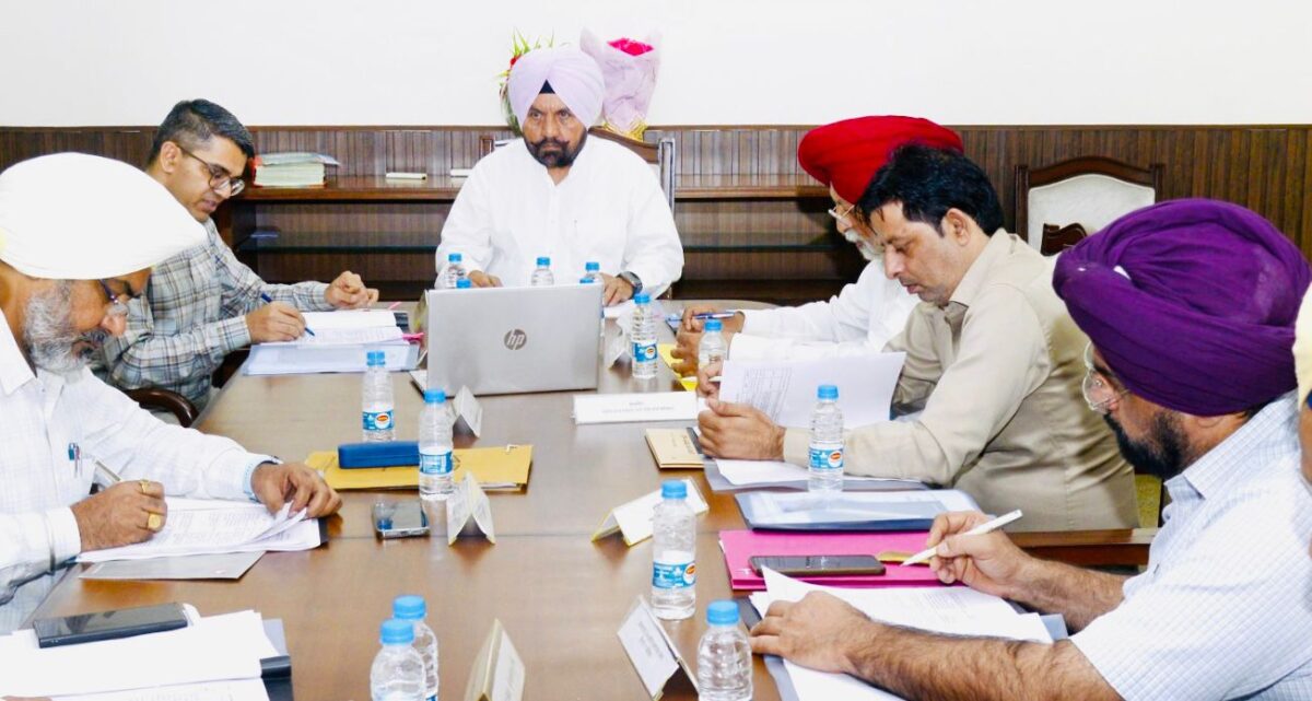 ਕਿਸਾਨਾਂ ਦੀ ਬੈਂਕਿੰਗ ਸੇਵਾਵਾਂ ਤੱਕ ਸੌਖਾਲੀ ਪਹੁੰਚ ਲਈ ਮੰਡੀਆਂ ਵਿੱਚ 29 ਹੋਰ ਏ.ਟੀ.ਐਮ. ਲਾਏ ਜਾਣਗੇ: ਹਰਚੰਦ ਸਿੰਘ ਬਰਸਟ