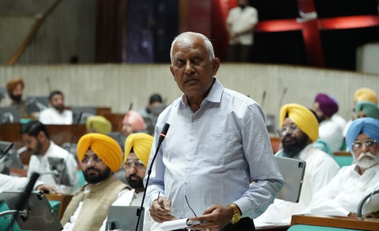 ਬਰਿੰਦਰ ਗੋਇਲ ਵੱਲੋਂ ਸਦਨ ‘ਚ 20 ਹਜ਼ਾਰ ਕਰੋੜ ਦੇ ਵਿਸ਼ੇਸ਼ ਪੈਕੇਜ ਦੀ ਮੰਗ ਅਤੇ ਕੇਂਦਰ ਦੇ ਲਾਪ੍ਰਵਾਹੀ ਤੇ ਮਤਰੇਈ ਮਾਂ ਵਾਲੇ ਰਵੱਈਏ ਦੀ ਨਿੰਦਾ ਦਾ ਮਤਾ ਪੇਸ਼