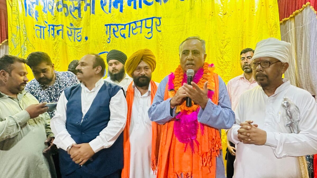 ਰਮਨ ਬਹਿਲ ਨੇ ਰਾਮਲੀਲ੍ਹਾ ਕਲੱਬ ਲਈ ਸਟੇਜ ਅਤੇ ਕਮਰਿਆਂ ਦੀ ਉਸਾਰੀ ਦਾ ਨੀਂਹ ਪੱਥਰ ਰੱਖਿਆ