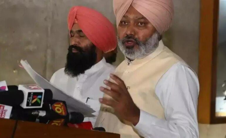 ਪੰਜਾਬ ਵਿੱਚ ‘ਸਾਂਝੀ ਜ਼ਮੀਨ’ ‘ਤੇ ਕਬਜ਼ਾ ਕਰਨ ਲਈ ਬਿਲਡਰਾਂ ਨੂੰ ਭਰਨਾ ਪਵੇਗਾ ਚਾਰ ਗੁਣਾ ਜੁਰਮਾਨਾ , ਪਿੰਡ ਵਾਸੀਆਂ ਨੂੰ ਮਿਲਣਗੇ ਉਨ੍ਹਾਂ ਦੇ ਬਣਦੇ ਹੱਕ !