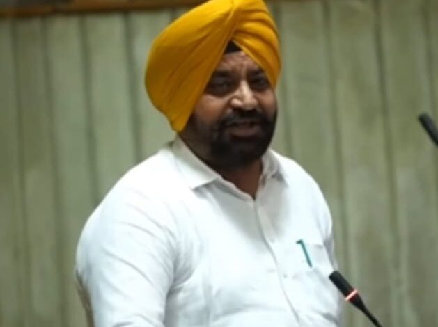 ਵਿਧਾਇਕ ਗੁਰਦੀਪ ਸਿੰਘ ਰੰਧਾਵਾ ਨੇ ਵਿਧਾਨ ਸਭਾ ਵਿੱਚ ਹੜ੍ਹ ਪੀੜ੍ਹਤਾਂ ਦੀ ਅਵਾਜ਼ ਬੁਲੰਦ ਕੀਤੀ