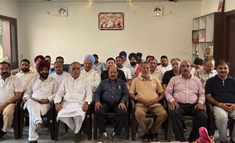 ਰਮਨ ਬਹਿਲ ਦੀ ਪ੍ਰੇਰਨਾ ਸਦਕਾ ਵਪਾਰ ਮੰਡਲ ਗੁਰਦਾਸਪੁਰ ਨੇ ਹੜ੍ਹ ਪੀੜ੍ਹਤਾਂ ਦੀ ਮਦਦ ਲਈ ਇੱਕ ਫਿਰ ਹੱਥ ਵਧਾਇਆ