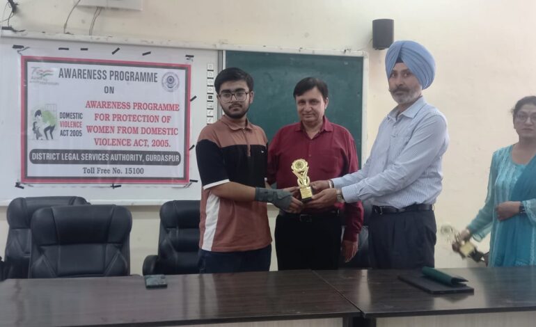 ਸਰਕਾਰੀ ਕਾਲਜ ਗੁਰਦਾਸਪੁਰ ਵੱਲੋਂ ਘਰੇਲੂ ਹਿੰਸਾ ਦੇ ਖ਼ਿਲਾਫ਼ ਸੁਰੱਖਿਆ ਵਿਸ਼ੇ ‘ਤੇ ਸੈਮੀਨਾਰ ਦਾ ਆਯੋਜਨ