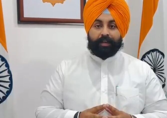 ਹਰਜੋਤ ਸਿੰਘ ਬੈਂਸ ਨੇ ਆਪਣੇ ਦਫ਼ਤਰ ਵਿੱਚ ਸ੍ਰੀ ਗੁਰੂ ਤੇਗ ਬਹਾਦਰ ਸਾਹਿਬ ਜੀ ਦੇ 350ਵੇਂ ਸ਼ਹੀਦੀ ਪੁਰਬ ਸਬੰਧੀ ਲੋਗੋ ਲਗਾਇਆ