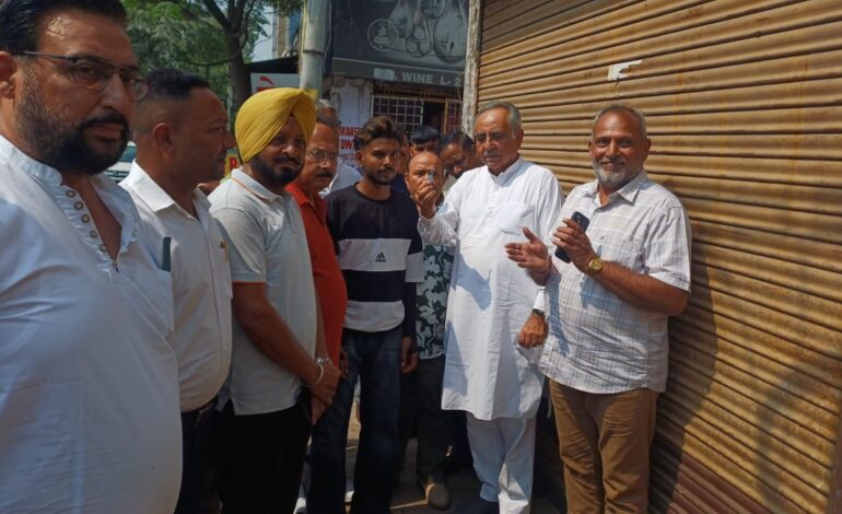 ਦਸਹਿਰੇ ਦਾ ਤੋਹਫ਼ਾ: 9 ਮਹੀਨਿਆਂ ਤੋਂ ਸੰਕਟ ‘ਚ ਘਿਰੇ 8 ਪਰਿਵਾਰਾਂ ਨੂੰ ਰਾਹਤ: ਰਮਨ ਬਹਿਲ ਦੇ ਨਿੱਜੀ ਯਤਨਾਂ ਨਾਲ ਖੁੱਲ੍ਹੇ ਪੁਰਾਣੇ ਬੱਸ ਅੱਡੇ ਦੇ ਤਾਲੇ