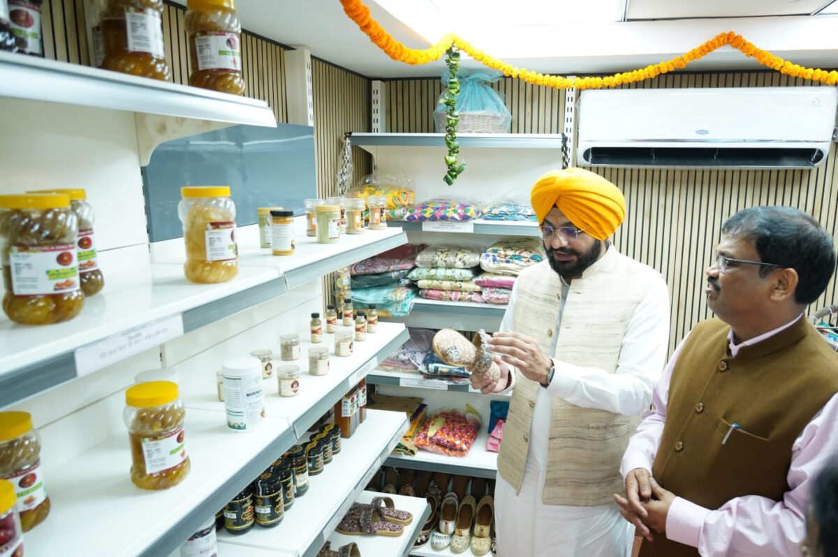 ਭਗਵੰਤ ਮਾਨ ਸਰਕਾਰ ਦੀ ਪੇਂਡੂ ਹੁਨਰ ਅਤੇ ਮਹਿਲਾ ਸਸ਼ਕਤੀਕਰਨ ਲਈ ਨਵੀਂ ਸ਼ੁਰੂਆਤ; ‘ਪਹਿਲ ਮਾਰਟ’ ਨਾਲ ਪਿੰਡਾਂ ਦੀਆਂ ਔਰਤਾਂ ਬਣਨਗੀਆਂ ਆਤਮ-ਨਿਰਭਰ