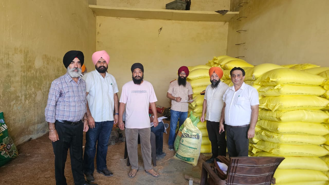 ਖੇਤੀਬਾੜੀ ਵਿਭਾਗ ਦੀ ਟੀਮ ਵੱਲੋਂ ਖਾਦ ਸਟੋਰ ‘ਤੇ ਛਾਪੇਮਾਰੀ