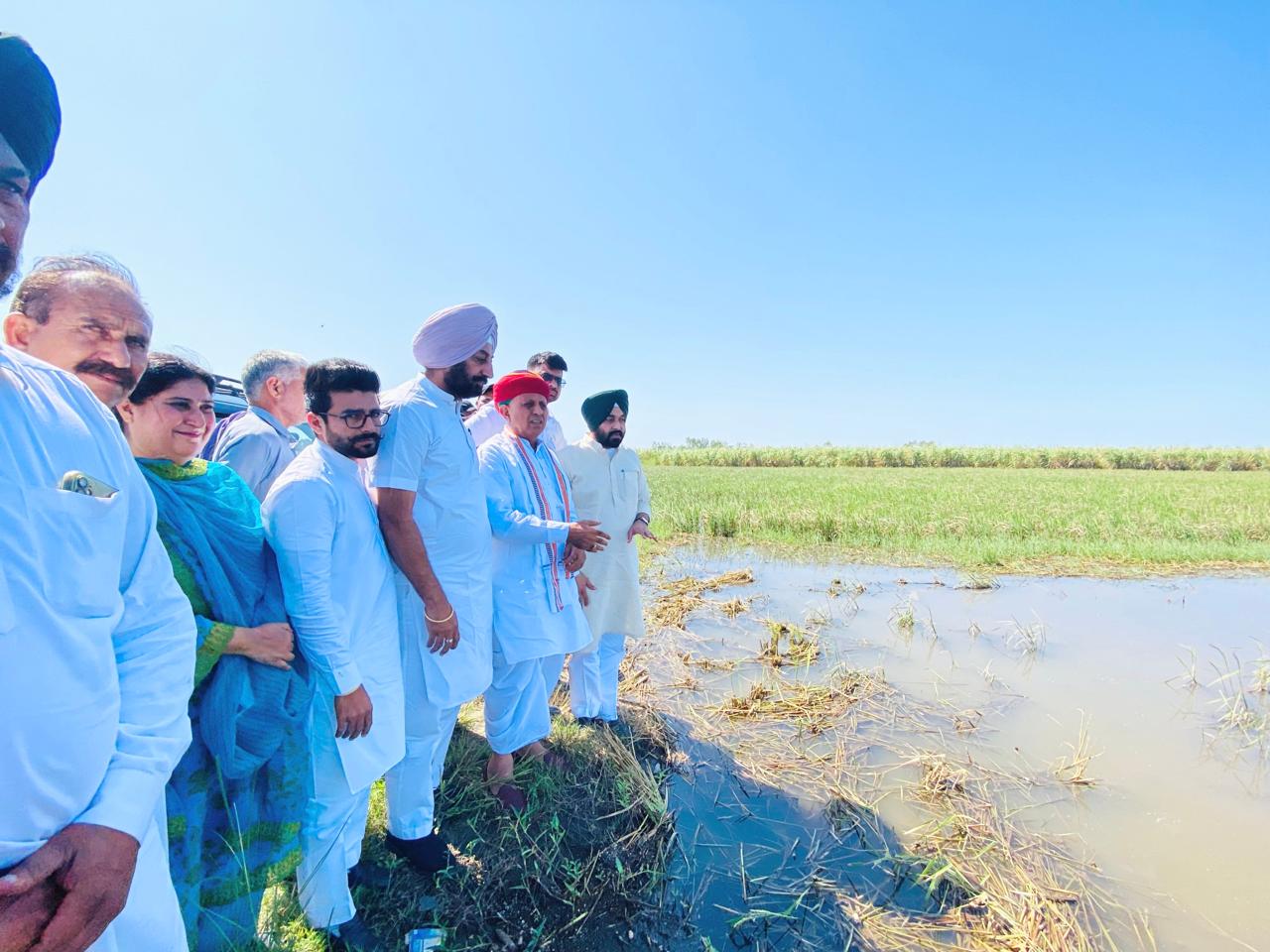 ਕੇਂਦਰੀ ਰਾਜ ਮੰਤਰੀ ਭਾਗੀਰਥ ਚੌਧਰੀ ਵੱਲੋਂ ਦੀਨਾਨਗਰ ਹਲਕੇ ਦੇ ਹੜ੍ਹ ਪ੍ਰਭਾਵਿਤ ਇਲਾਕਿਆਂ ਦਾ ਦੌਰਾ